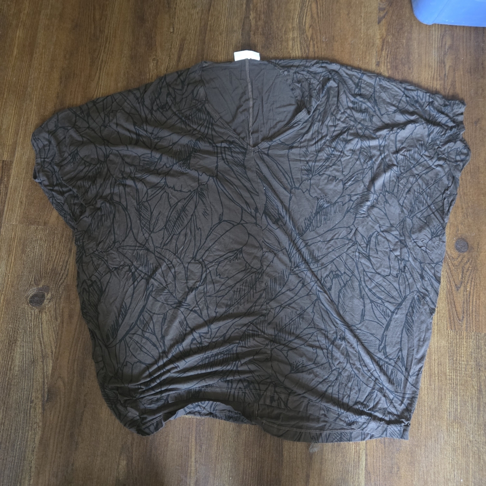 bryn Walker Brown V-Neck Dolman Tunic with Leaf Outline